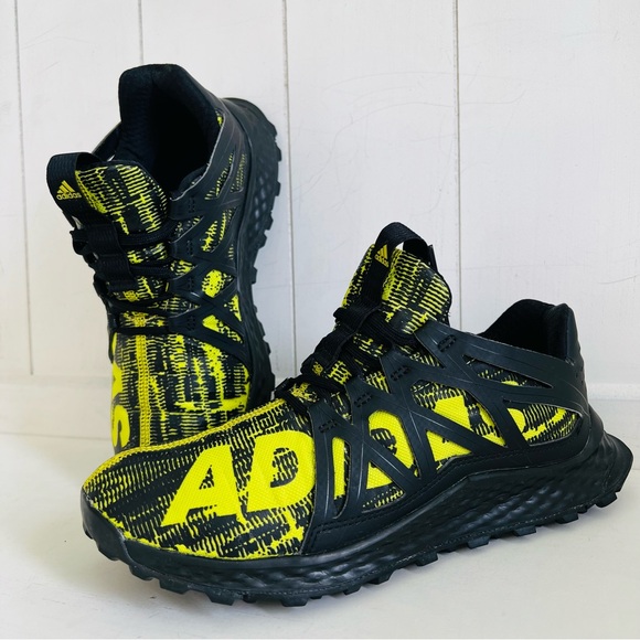 Adidas Mens Vigor Bounce BB7108 Black Yellow Sneakers size 6 - Picture 2 of 12